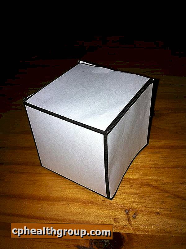 Como fazer um cubo de papelão