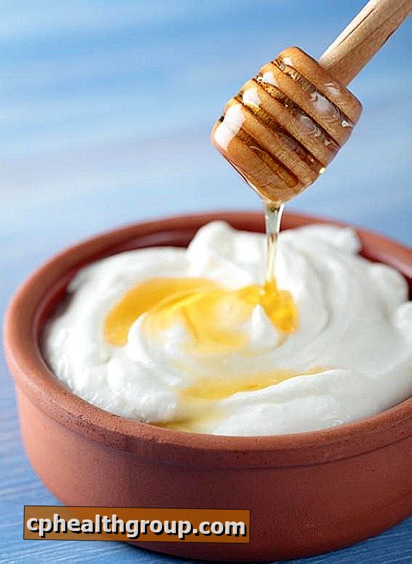Miten tehdä naamio hunajasta ja jogurtista