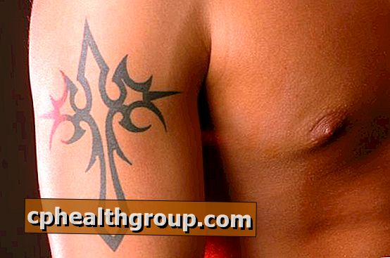 В чем смысл креста татуировки