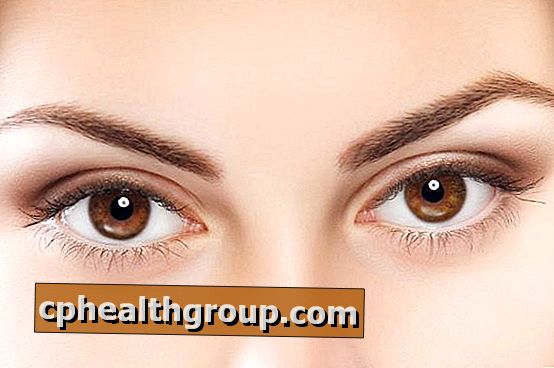 Hogyan lehet kiemelni a barna szemeket smink nélkül