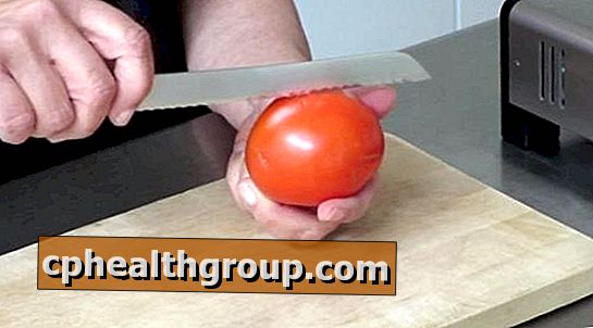 Как легко очистить помидор от соуса
