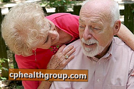 Come prendersi cura di una persona con il morbo di Alzheimer