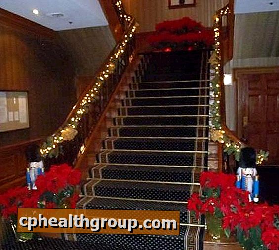 Hvordan dekorere en trapp i julen