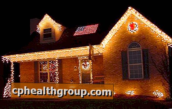 Jak umístit vánoční světla na vnější stranu domu