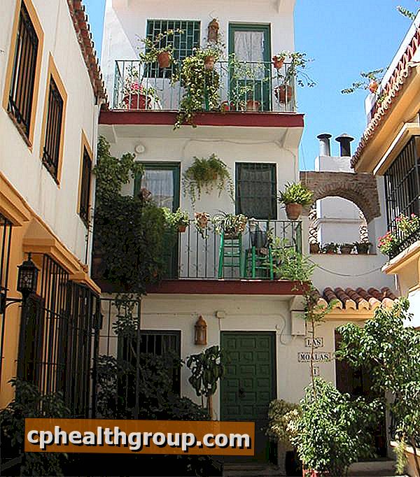 Hoe een Andalusische patio te versieren