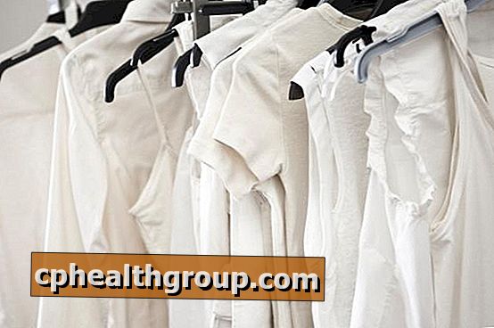 Как да премахнете жълти петна от бели дрехи