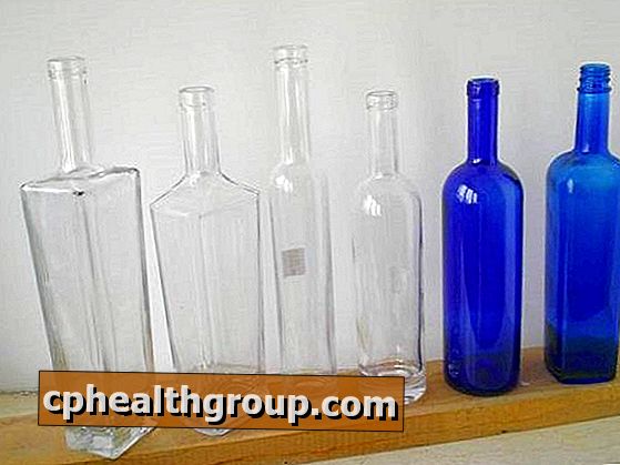 Hvordan rengjør innsiden av flasker