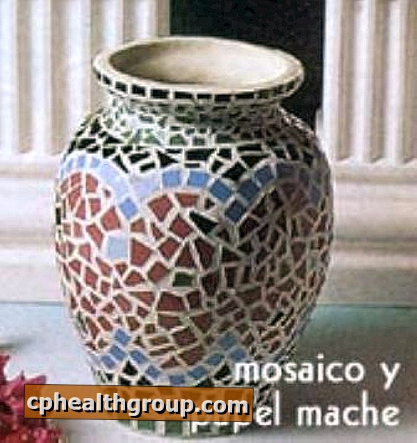 Come realizzare un mosaico in un vaso