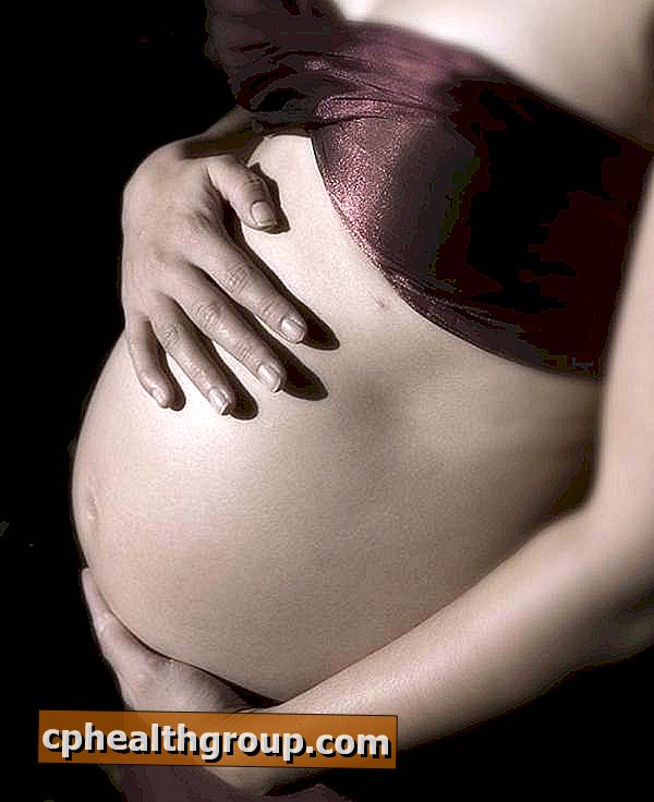Wat wordt waargenomen in het tweede trimester van de zwangerschap
