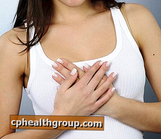 Kādi ir krūts sāpju cēloņi?